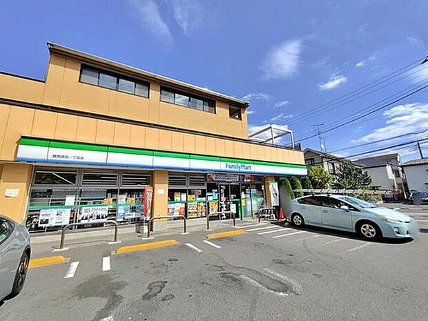 ファミリーマート練馬高松一丁目店(約560m)