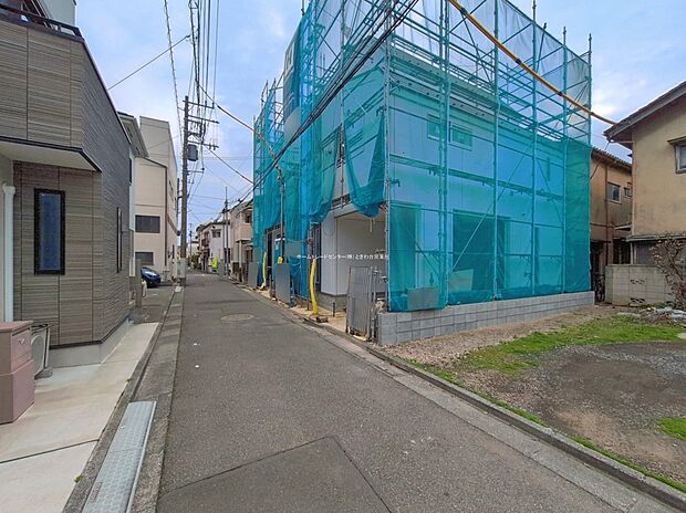 【☆前面道路の様子☆】ビルトイン車庫ございます。
お客様に合った資金計画書の作成や近隣の完成物件のご紹介も可能です♪