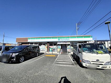 ファミリーマート朝霞根岸台四丁目店 400m (徒歩５分)