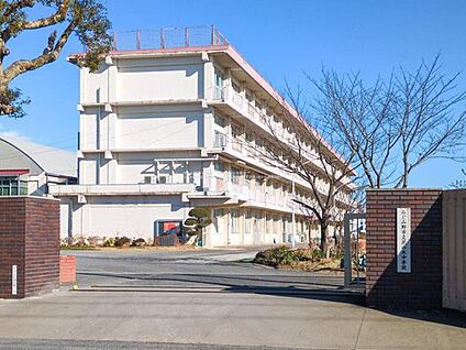 ふじみ野市立花の木中学校 770m(徒歩10分)