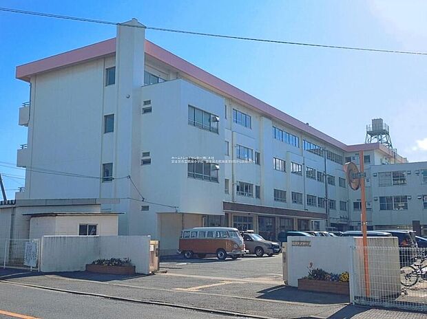 富士見市立鶴瀬小学校(約450m)