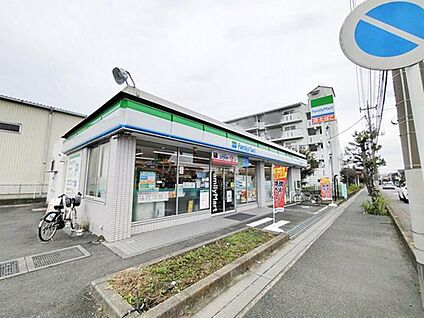 ファミリーマート志木中宗岡店 230ｍ(230ｍ)