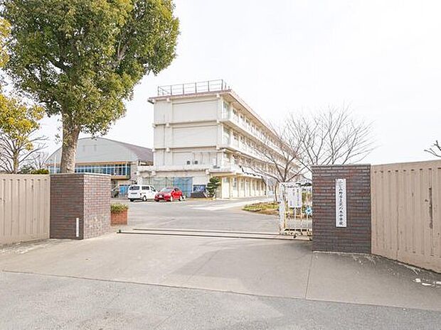 ふじみ野市立花の木中学校(約1,000m)