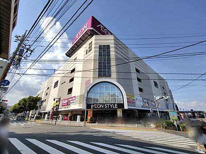 イオン板橋ショッピングセンター 2.6km(車で6分)