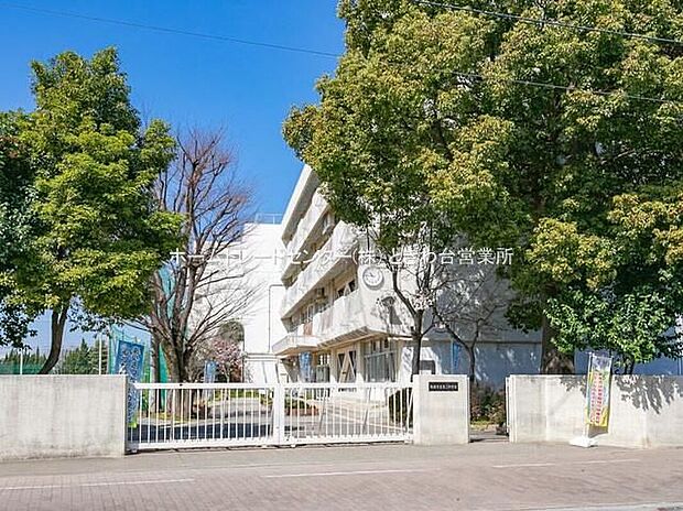 新座市立第二中学校（約1,500m）