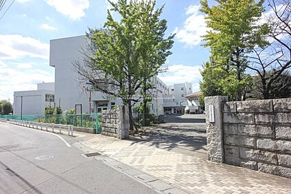ふじみ野市立葦原中学校 600m (徒歩8分)