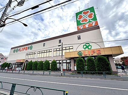 ライフ土支田店 400ｍ(徒歩5分)