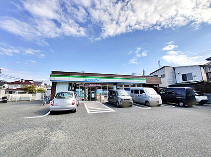 ファミリーマート 大泉学園町四丁目店 650ｍ(徒歩9分)