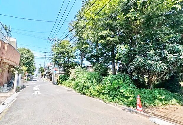 【前面道路含む現地写真】☆前面道路の様子☆
当日のご見学予約も承ります。同じものは２つとない「夢のマイホーム」との出会いが待っているかもしれません♪