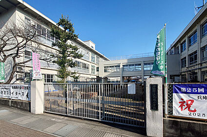 城陽小学校 1400m(徒歩18分)