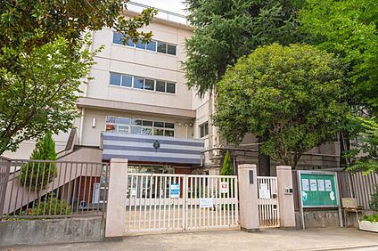 杉並区立西宮中学校 580～630ｍ(徒歩8分)