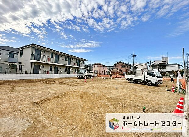 今から見たい!大歓迎です♪ お気軽にホームトレードセンターまでお問い合わせください。 閑静な街並みの分譲地を是非現地にてご覧ください。 近隣の物件も併せてご紹介することも可能です。