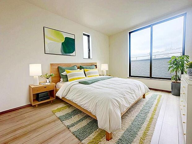 ☆Bedroom☆
2面採光を確保した明るい室内は、風通しも良く、大変居心地の良い空間となっております。爽やかな風を感じて起きる朝は、快適生活の始まりに!※家具はCG合成しております。
