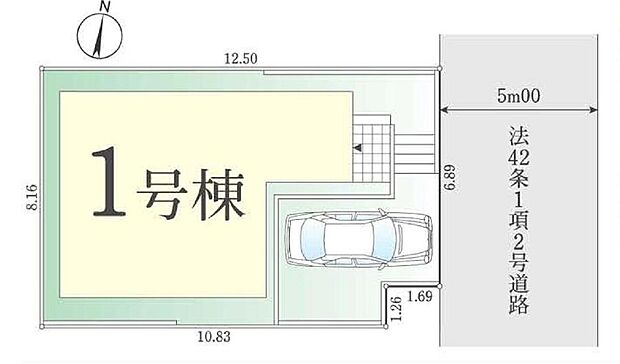 土地面積100m2を確保した整った区画。建物前面にはカースペースを設け、住居部分と駐車スペースをバランスよく配置しています。駅徒歩9分という利便性を享受しながら、戸建てらしい暮らしを叶える住まいです。