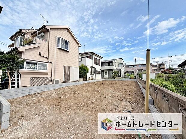 今から見たい!大歓迎です♪ お気軽にホームトレードセンターまでお問い合わせください。 閑静な街並みの分譲地を是非現地にてご覧ください。 近隣の物件も併せてご紹介することも可能です。