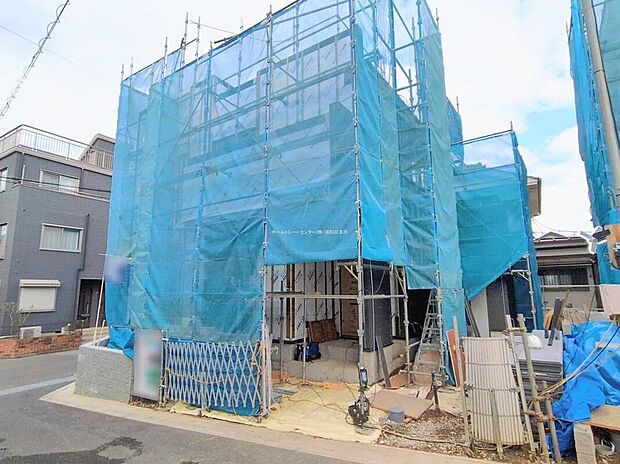 【現地外観写真】☆1号棟☆
周辺は車通りが少なく、静かで落ち着いた住宅街。お子様との暮らしにも安心の住環境です♪