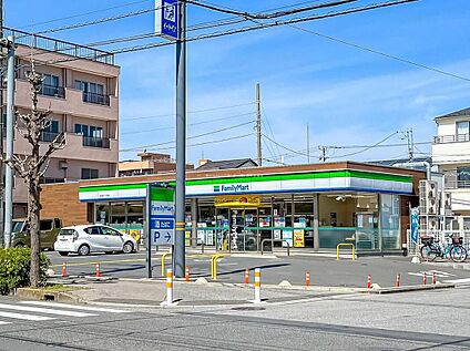 ファミリーマート川口芝下一丁目店 300ｍ(徒歩4分)