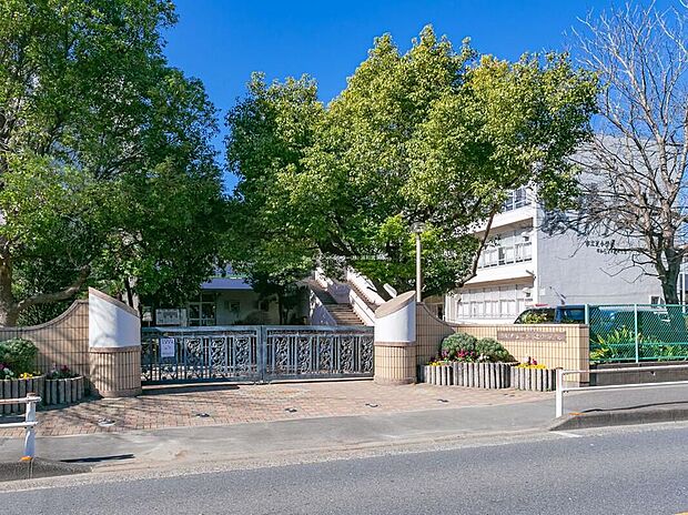 さいたま市立辻小学校（約300m）