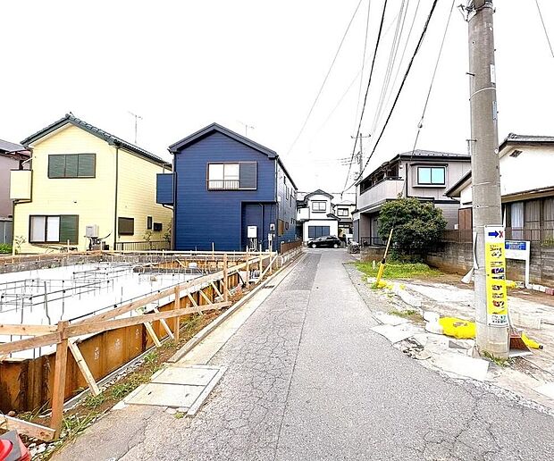 【前面道路含む現地写真】閑静な住宅街は落ち着いた新生活を送るのにぴったりです♪ これだけではない魅力が、現地できっと見つかる！お問合せをお待ちしております。お問い合わせ・資料のご請求などもお気軽にどうぞ。