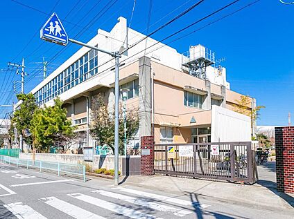 川口市芝西小学校 850ｍ(徒歩11分)