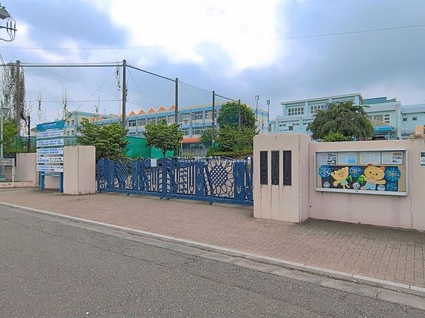 川口市立舟戸小学校（約900m）