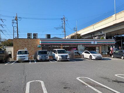 セブンイレブン川口安行慈林北店 550ｍ(徒歩7分)