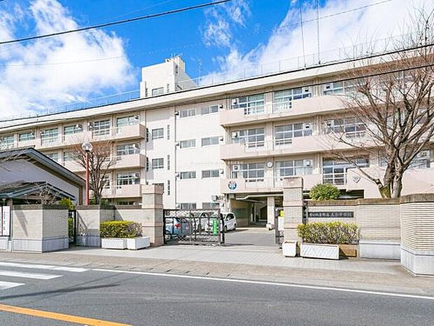 さいたま市立土合中学校(約260m)