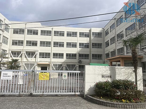 高槻市立竹の内小学校(約408m)