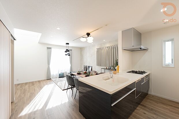 【【建物プラン例/キッチン】】広々とした作業スペースで、効率よくラクラク家事ができます!