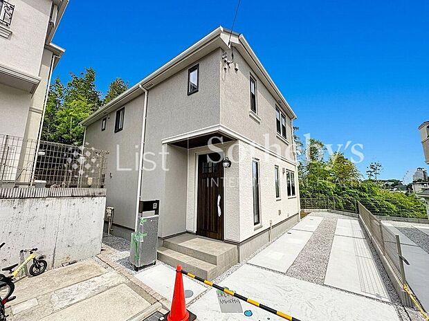 ■外観■閑静な住宅地で叶える穏やかな新生活!※掲載画像はAI加工を施しております。実際の形状・色味・空模様・陽当たり等と異なる場合があります。