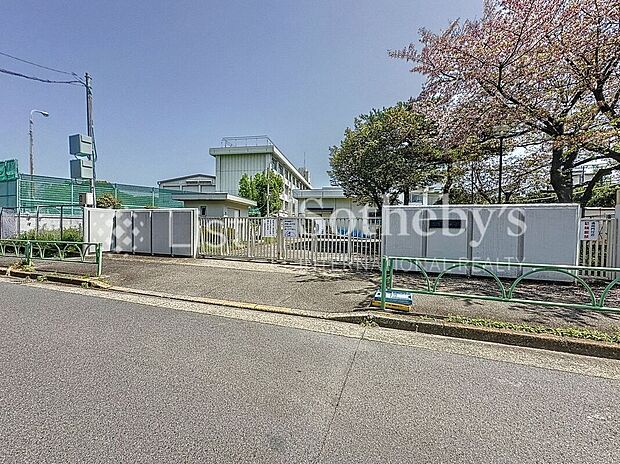 世田谷区立喜多見中学校（約400m）