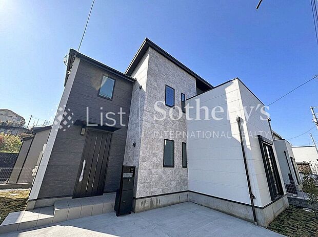 【外観】■外観■閑静な住宅地で叶える穏やかな新生活!周辺環境も充実♪※掲載画像は一部AI加工を施しております。実際の形状・色味・空模様・陽当たり等と異なる場合があります。