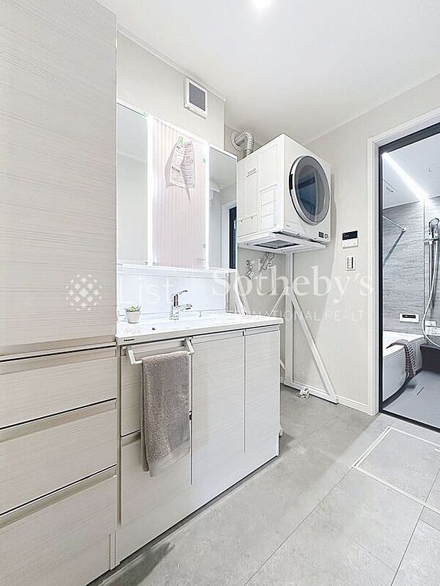 【洗面】■パウダールーム■ガスの力でふんわり乾燥が叶う乾太くん標準装備！室内干しの悩みを解決！乾太くんなら、外干し不要で花粉・臭いの心配もなし。快適な暮らしをサポート！