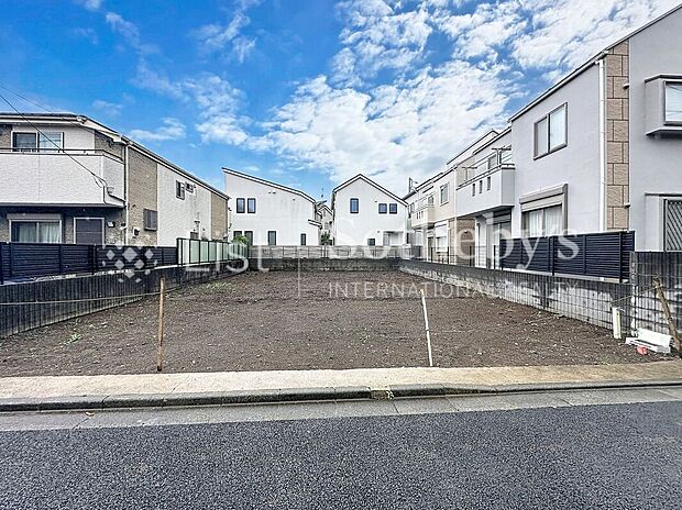 【外観】■現地写真■現在建築中です！周辺環境含めご見学可能です！現地に実際に行ってみることでしか感じられないことがたくさんあります。お気軽にお問合せ下さい♪