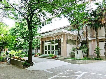 川崎市立西生田中学校 260m