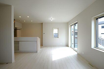 対面式キッチンを採用した空間設計