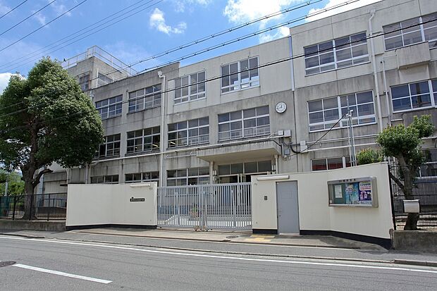 東大阪市立盾津東中学校