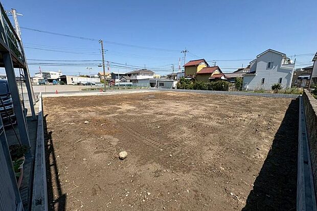 【五井12期　No.3】目の前に高い建物がなく、気持ちの良い陽光が降り注ぎます。
お子様と一緒に天気のいい日には日向ぼっこ、夜には星空を楽しむことが出来ます。