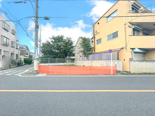 前面道路含む外観