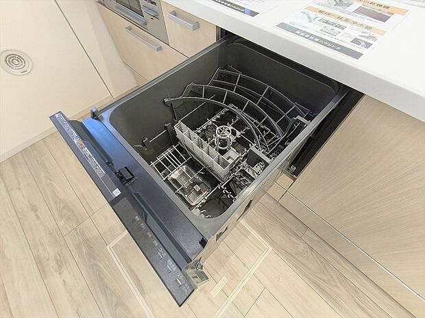 【【ビルトイン食洗機】】手洗いよりも経済的で家計に優しい「ビルトイン食洗機」が標準装備なのは強い味方ですね。