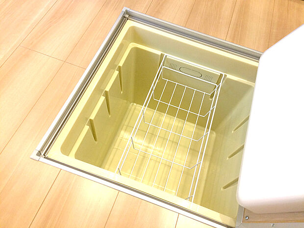 【【床下収納】】キッチンには床下収納つき。キッチンスペースはいつでもスッキリです。