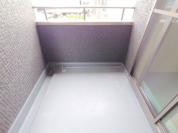 【バルコニー】急な雨でも安心のインナーバルコニー!