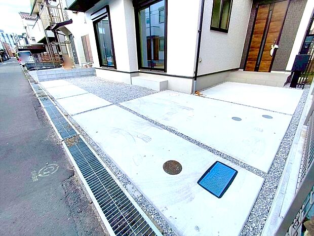 【駐車場】カースペース2台利用可。通勤用、家庭用で分けて駐車できるので日々の生活も快適ですね。