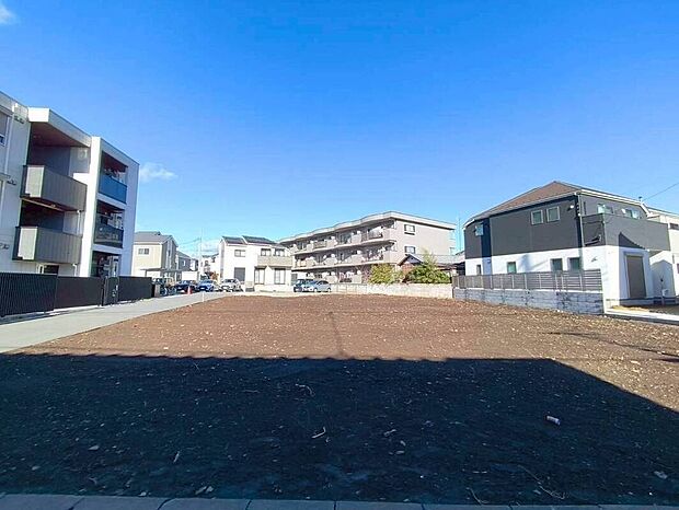 【現地外観写真】風通しや採光にも気を配った設計のお家は、快適な住環境をお約束します。