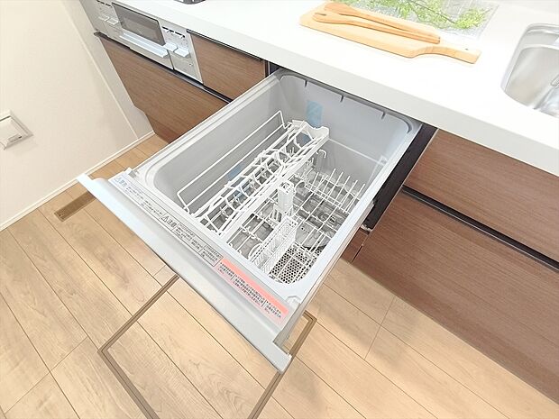 【【食洗機】】手洗いよりも経済的で家計に優しい「ビルトイン食洗機」が標準装備なのは強い味方ですね。