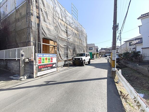 【前面道路含む現地写真】子育てにも嬉しい、緑豊かな自然が広がる閑静な住宅地です。この機会に是非現地をご覧ください。