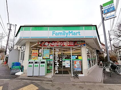 ファミリーマート海田大学通り店 約222m