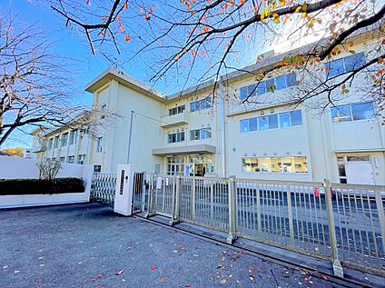 川中学校 約1,690m