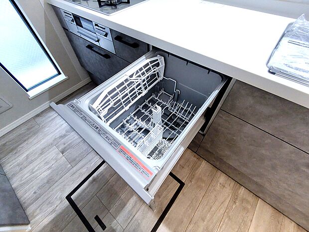 【【食洗機】】手洗いよりも経済的で家計に優しい「ビルトイン食洗機」が標準装備なのは強い味方ですね。