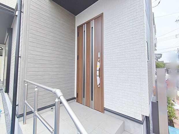 【外観】建物の基礎・構造といった目には見えにくい部分もしっかりこだわったお家です。安心して永くお住まいいただけます。